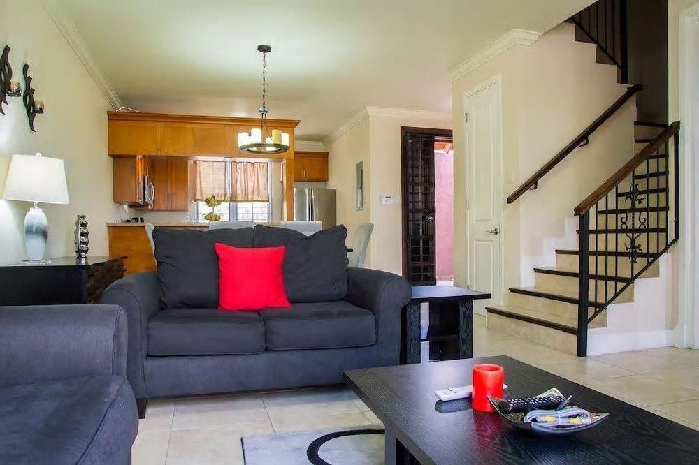 New Kingston Guest Apt At Sonoma Estate Dış mekan fotoğraf